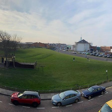 Hightide Seaside Apartment With Beach & Spanish City Views Whitley Bay Exterior photo